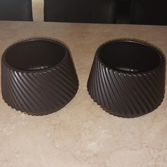 Brand New 2 Pack Matte Black Stylish Planters - Picture 9 of 9
